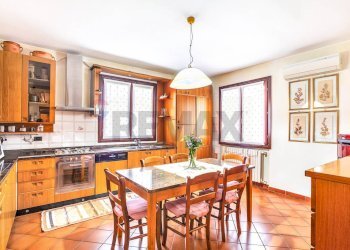 Cucina - Villa Via Ugo Foscolo
 
21, Cerro al Lambro - foto 11