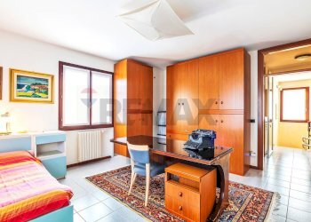 Camera / camera da letto - Villa Via Ugo Foscolo
 
21, Cerro al Lambro - foto 28