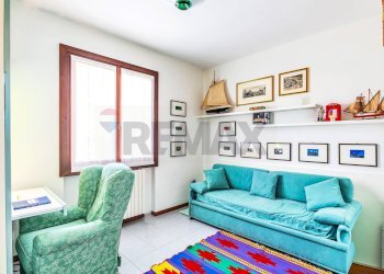 Soggiorno - Villa Via Ugo Foscolo
 
21, Cerro al Lambro - foto 34