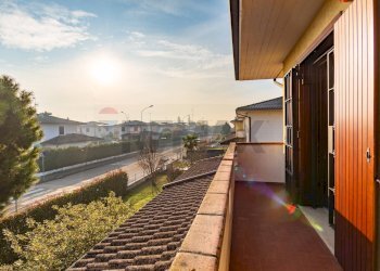 Balcone - Villa Via Ugo Foscolo
 
21, Cerro al Lambro - foto 40