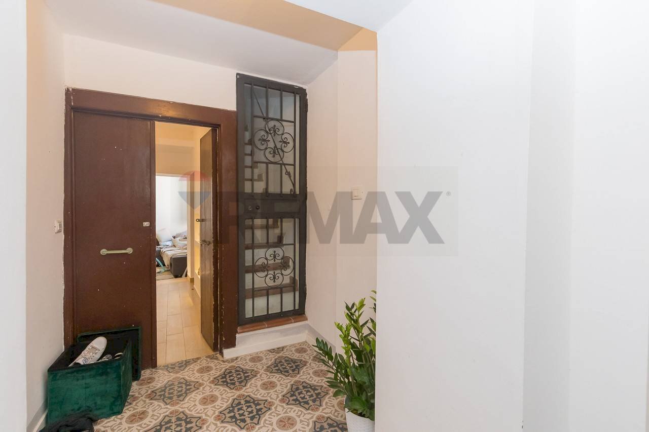 Hall / corridoio - Three-room apartment Ronco del ritiro
 
12, Siracusa - photo 3
