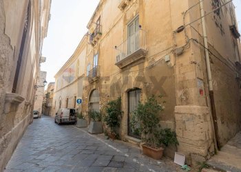 Edificio all\'aperto - Three-room apartment Ronco del ritiro
12, Siracusa - photo 2