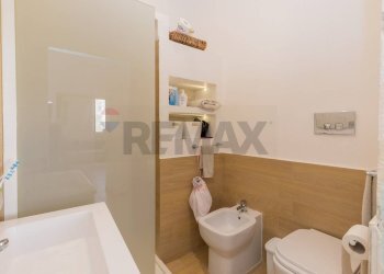 Bagno - Three-room apartment Ronco del ritiro
12, Siracusa - photo 12