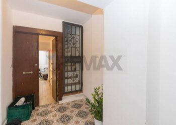 Hall / corridoio - Three-room apartment Ronco del ritiro
12, Siracusa - photo 3