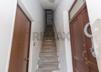 Scale - Three-room apartment Ronco del ritiro
12, Siracusa - photo 15