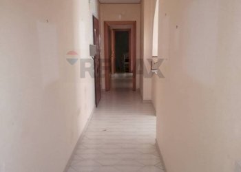 Hall / corridoio - Quadrilocale Via Degli Oleandri
 
1, Melilli - foto 10