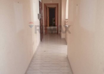 Hall / corridoio - Quadrilocale Via Degli Oleandri
 
1, Melilli - foto 38