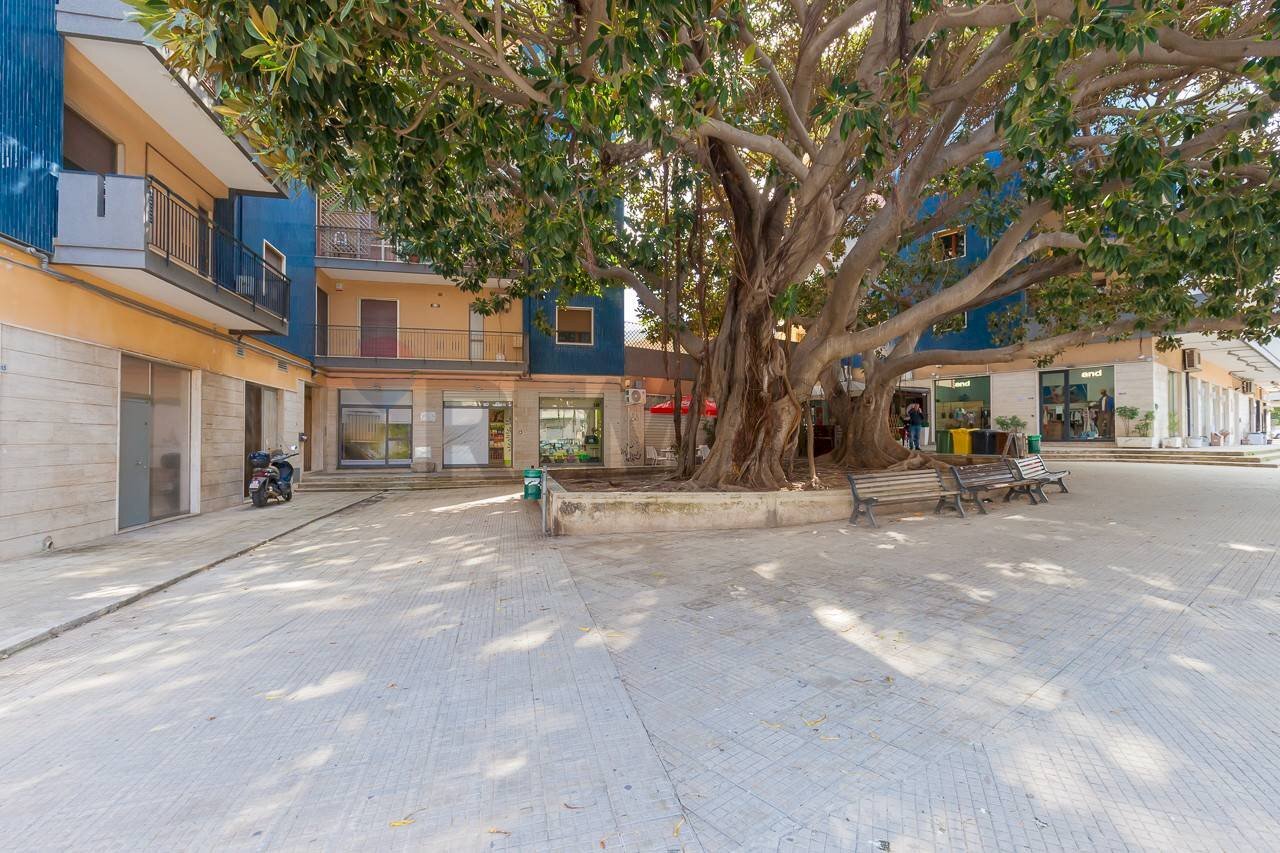 Edificio all\'aperto - Commercial Premises VIALE TICA
 
117, Siracusa - photo 2