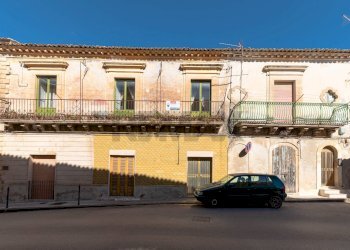 Edificio all\'aperto - Independent house Ronco Tiziano
 
13, Palazzolo Acreide - photo 28