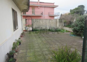 Giardino - Appartamento Via Savonarola
 
122, Melilli - foto 35