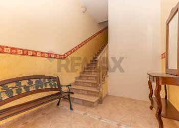 Scale - Independent house Via Sicilia
 
99, Pachino - photo 9