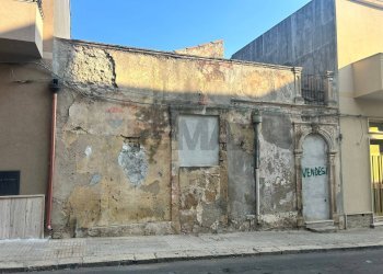 Edificio all\'aperto - Casa indipendente Via A. Brancati
 
46, Pachino - foto 1