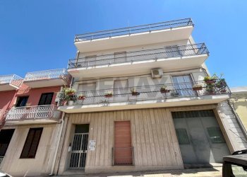 Edificio all\'aperto - Appartamento Via Scilla
 
5, Floridia - foto 1