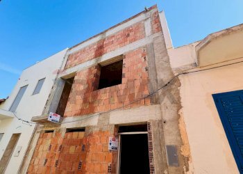 Edificio all\'aperto - Casa indipendente Via Santoro Romeo
 
3, Pachino - foto 1