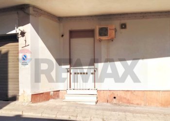 Edificio all\'aperto - Quadrilocale Via Sebastiano Mallia
 
19, Pachino - foto 2