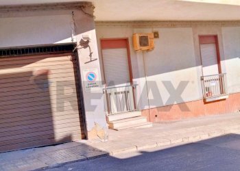 Edificio all\'aperto - Quadrilocale Via Sebastiano Mallia
 
19, Pachino - foto 4