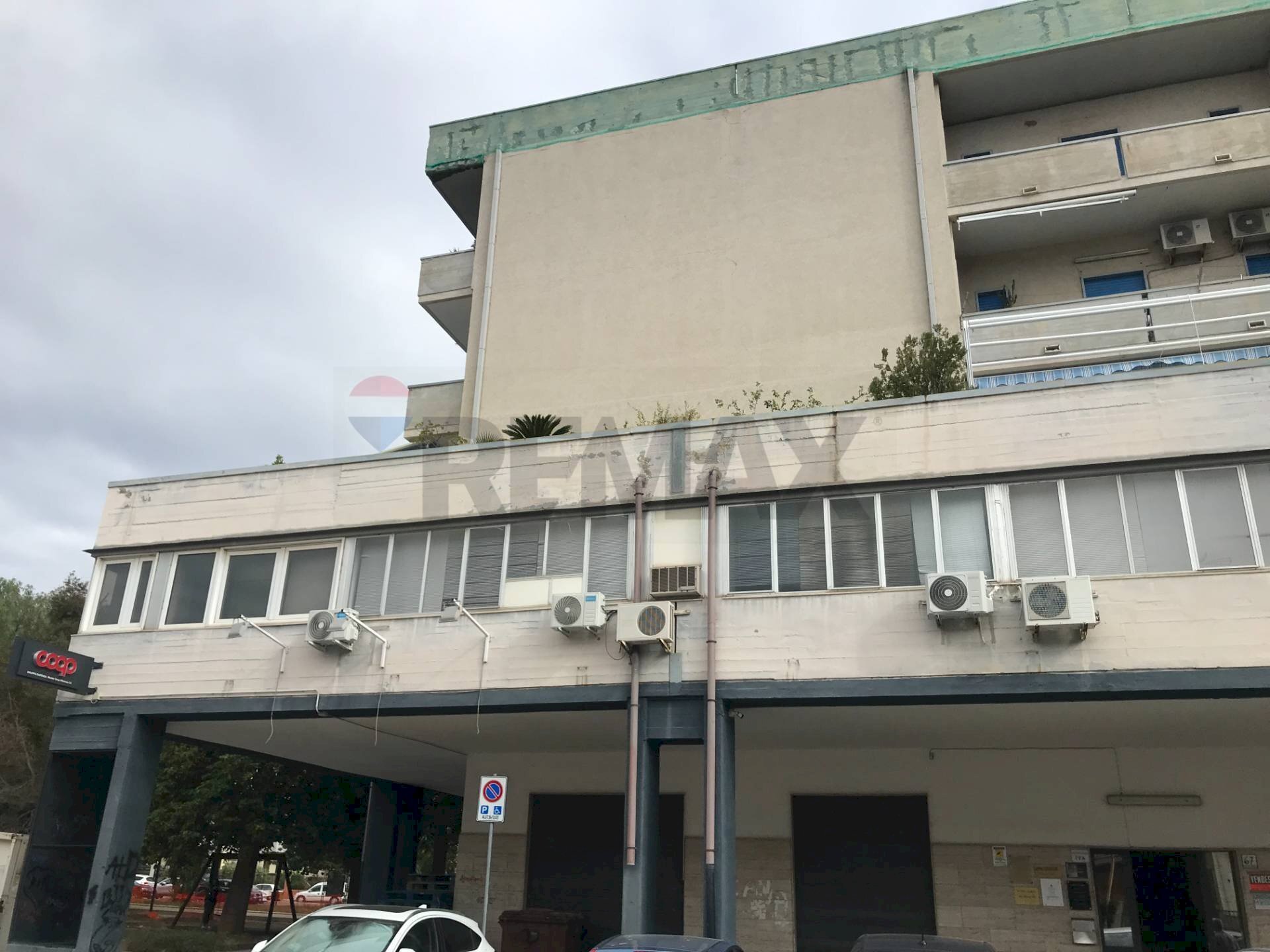 Edificio all\'aperto - Office viale Papa Paolo VI
 
67, Floridia - photo 1