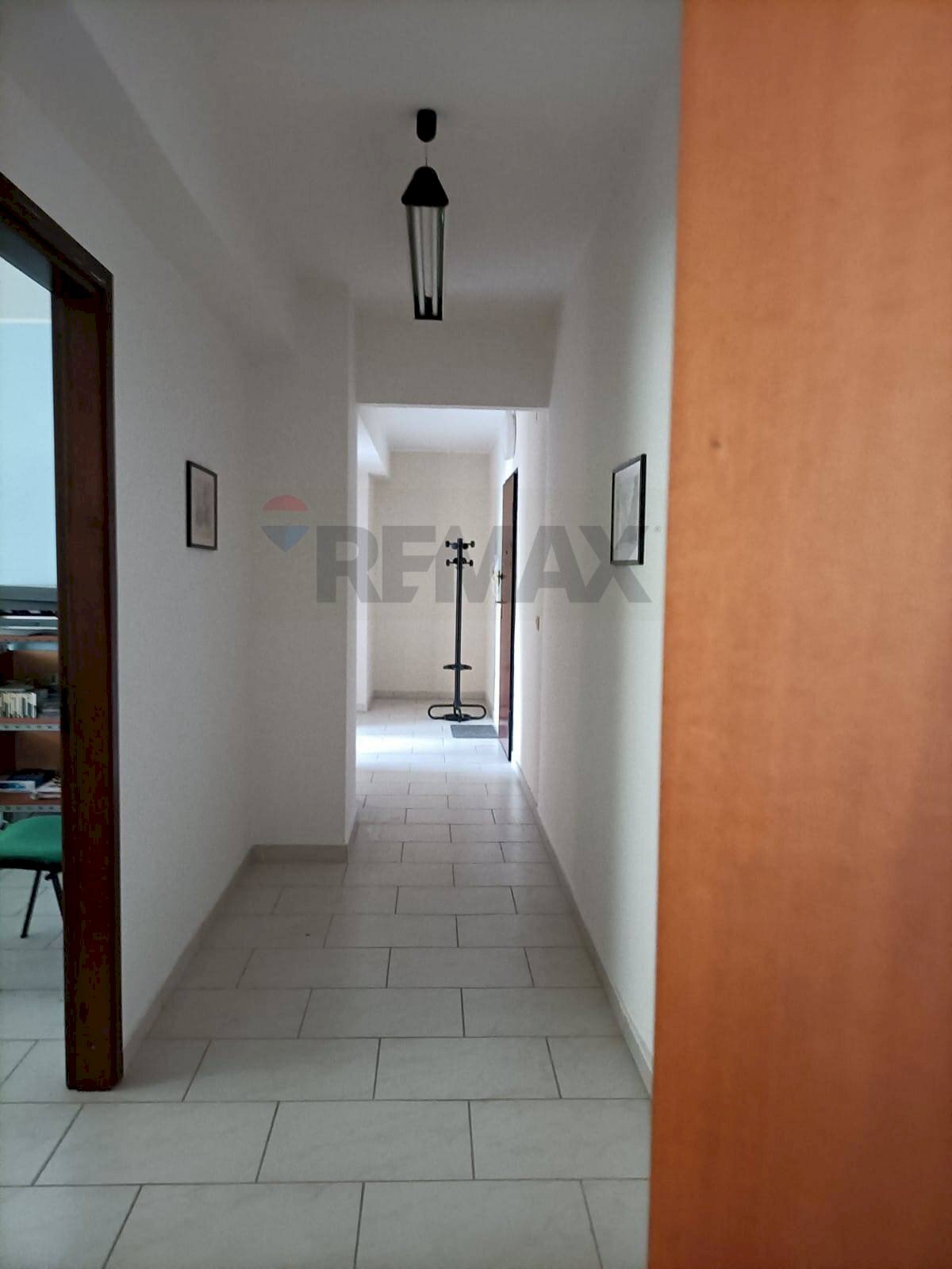 Hall / corridoio - Office viale Papa Paolo VI
 
67, Floridia - photo 3