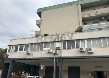 Edificio all\'aperto - Ufficio viale Papa Paolo VI
67, Floridia - foto 1