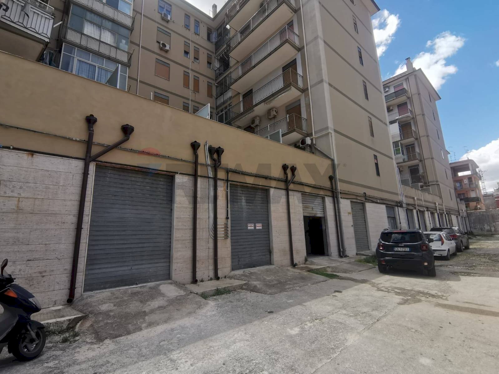 Edificio all\'aperto - Commercial Premises Via Paternò
 
4, Siracusa - photo 2