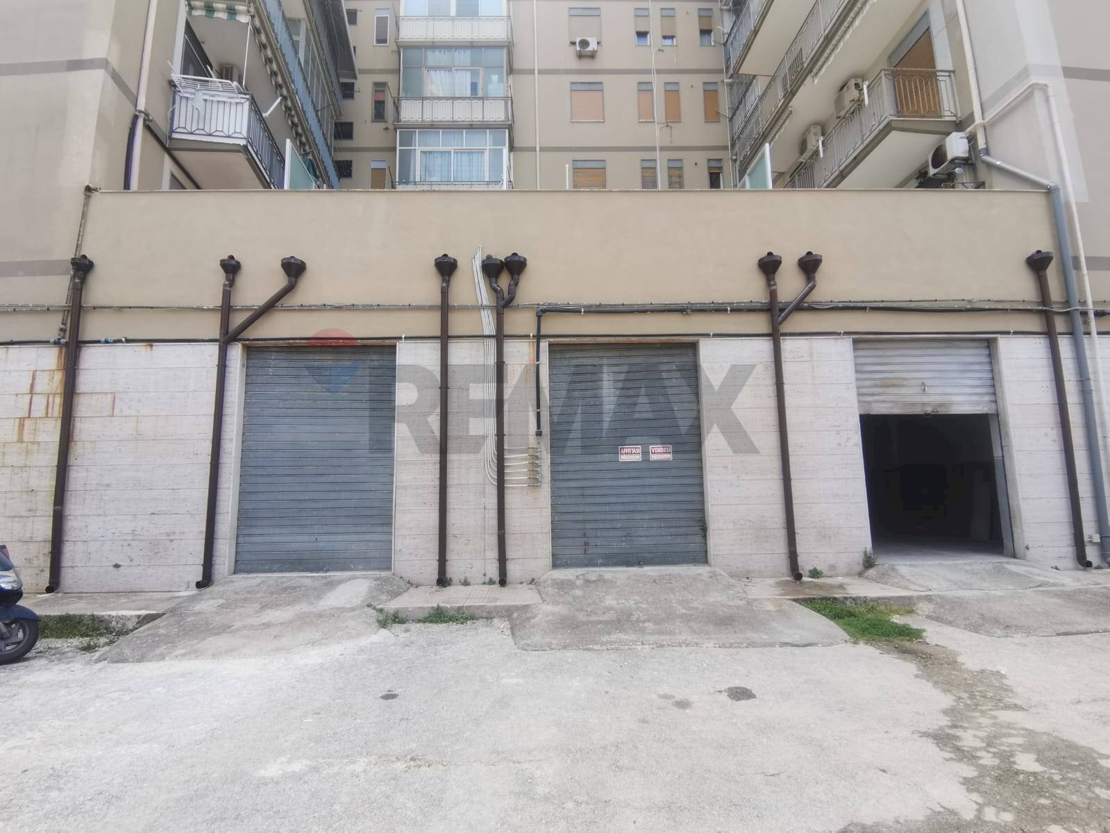 Edificio all\'aperto - Commercial Premises Via Paternò
 
4, Siracusa - photo 3