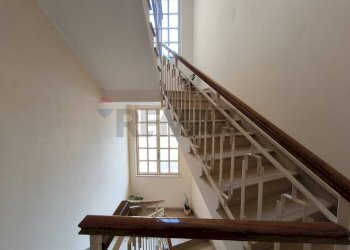 Scale - Trilocale Via Napoli
 
77, Noto - foto 30