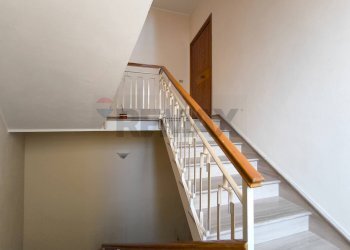 Scale - Trilocale Via Napoli
 
77, Noto - foto 32