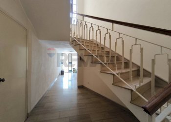 Scale - Trilocale Via Napoli
 
77, Noto - foto 33