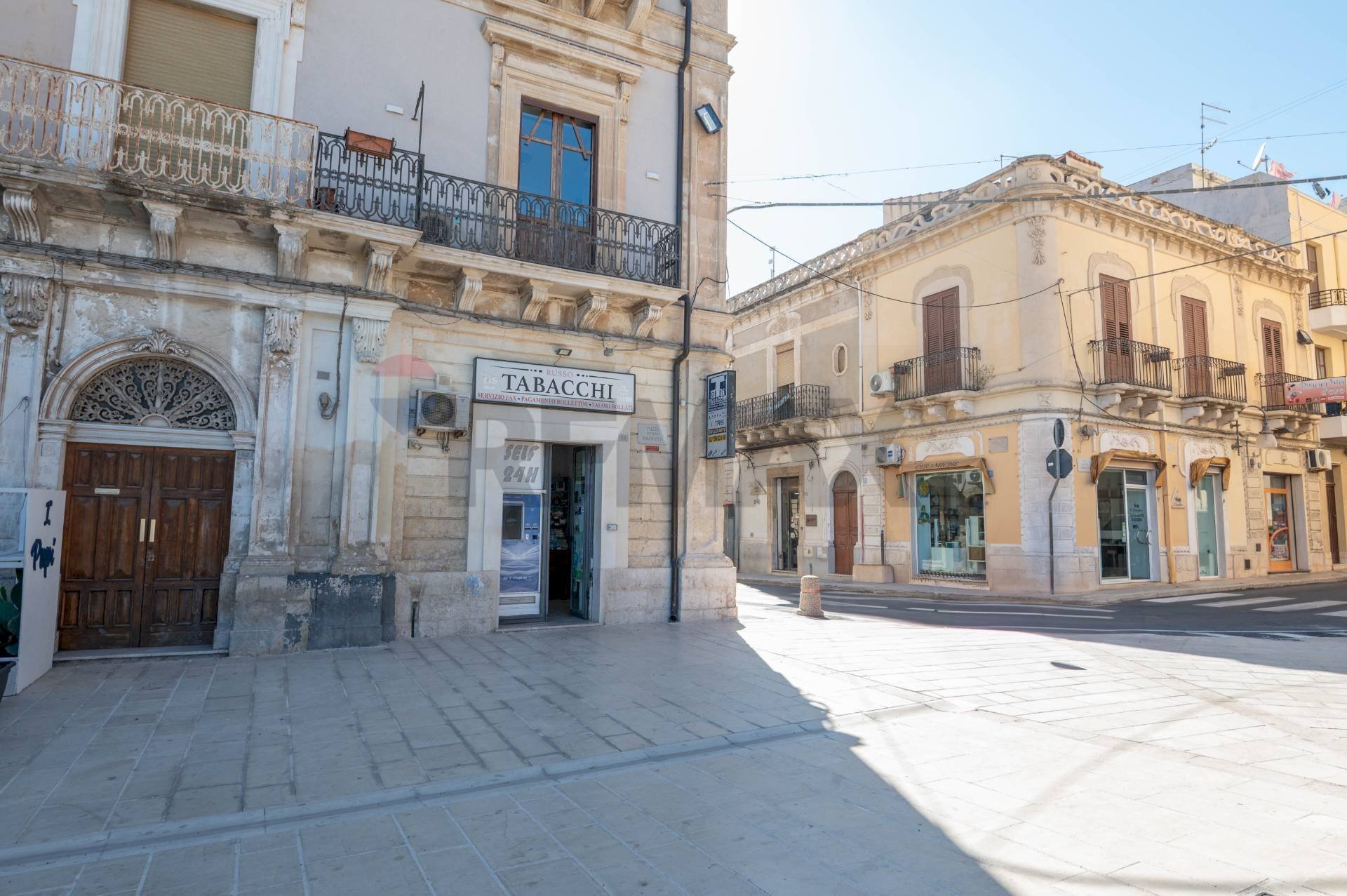 Edificio all\'aperto - Attività Commerciale Piazza Vittorio Emanuele
 
63, Pachino - foto 2