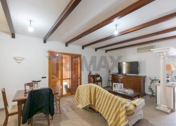 Sala da pranzo - Casa semi indipendente Via Giarratana
 
3, Siracusa - foto 6