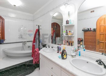 Bagno - Casa semi indipendente Via Giarratana
 
3, Siracusa - foto 10