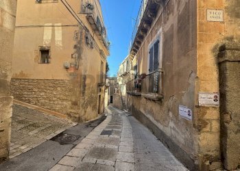Edificio all\'aperto - Casa indipendente Vico Abate
 
1/A, Modica - foto 2