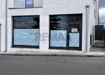 Edificio all\'aperto - Locale Commerciale VIA C. COLOMBO
 
SN, Priolo Gargallo - foto 1