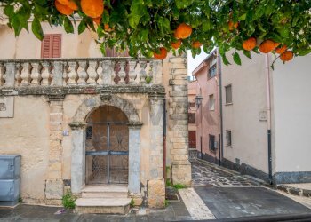 Edificio all\'aperto - Independent house Piazza Umberto I
 
31, Melilli - photo 1