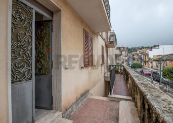 Balcone - Independent house Piazza Umberto I
 
31, Melilli - photo 9