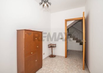 Hall / corridoio - Independent house Piazza Umberto I
 
31, Melilli - photo 10