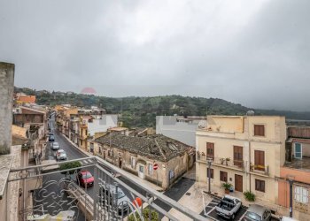 Edificio all\'aperto - Independent house Piazza Umberto I
 
31, Melilli - photo 31