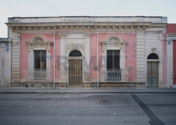 Edificio all\'aperto - Casa indipendente via Garibaldi
 
18-20, Canicattini Bagni - foto 1