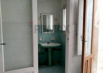 Bagno - Casa indipendente via Garibaldi
 
18-20, Canicattini Bagni - foto 25