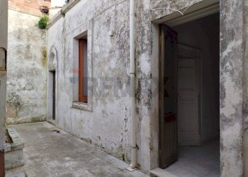 Edificio all\'aperto - Casa indipendente via Garibaldi
 
18-20, Canicattini Bagni - foto 27