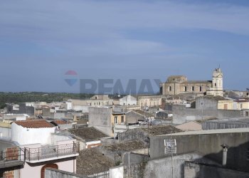 Edificio all\'aperto - Casa indipendente via Garibaldi
 
18-20, Canicattini Bagni - foto 34