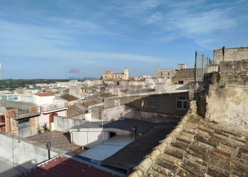 Edificio all\'aperto - Casa indipendente via Garibaldi
 
18-20, Canicattini Bagni - foto 35
