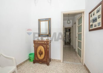 Hall / corridoio - Casa indipendente Via trapani
 
33, Siracusa - foto 36