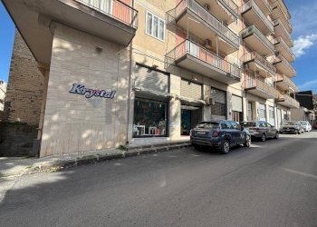 Edificio all\'aperto - Negozio Via Siracusa
 
44, Francofonte - foto 1