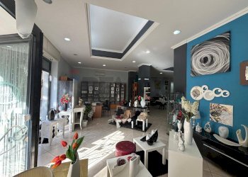 Sala da pranzo - Negozio Via Siracusa
 
44, Francofonte - foto 9