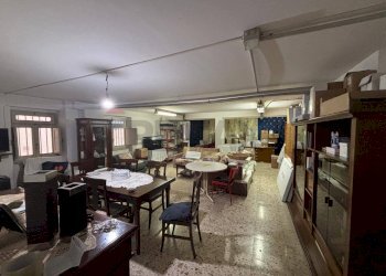 Sala da pranzo - Negozio Via Siracusa
 
44, Francofonte - foto 11