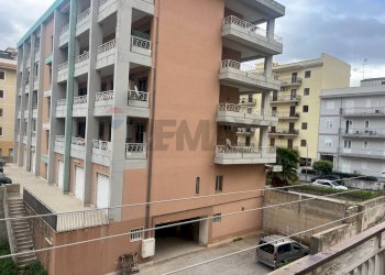 Edificio all\'aperto - Trilocale VIALE EPIPOLI
 
34, Siracusa - foto 1