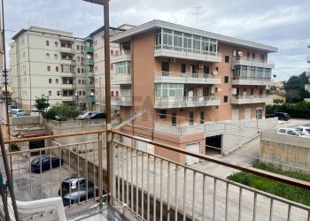 Balcone - Trilocale VIALE EPIPOLI
 
34, Siracusa - foto 2