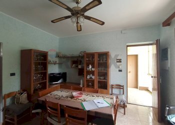 Sala da pranzo - Quadrilocale via calabria
 
12, Siracusa - foto 3