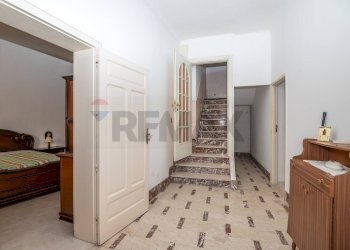 Scala interna - Independent house Via Cola Di Rienzo
 
35, Melilli - photo 4